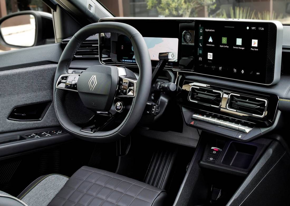 Renault-4 E-Tech interior