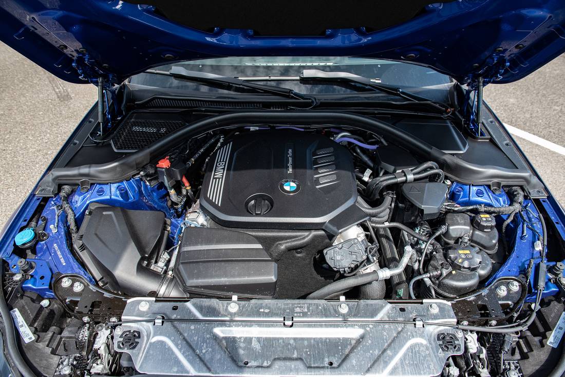 BMW-220d-Coupe-Engine