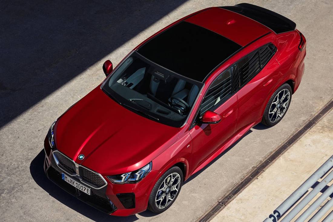 BMW-iX2-2024-1600-01
