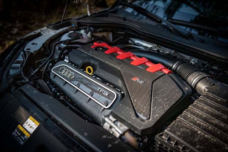 Audi-TT-RS-iconic-edition-Engine