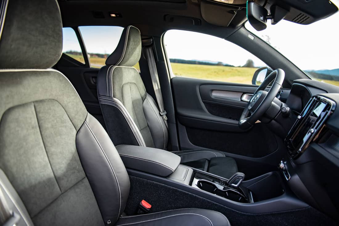 Volvo XC40 recharge twin interior