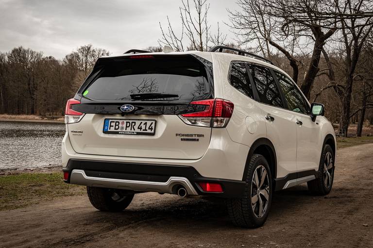 Subaru-Forester-e-Boxer-Rear