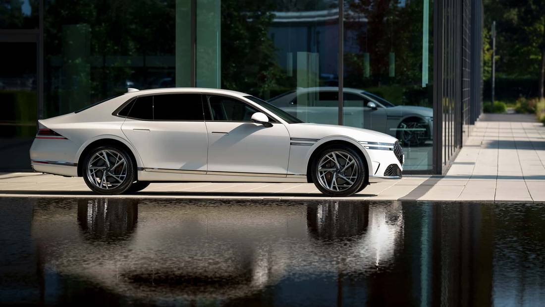 2024-genesis-g90-swb-euro-version-1