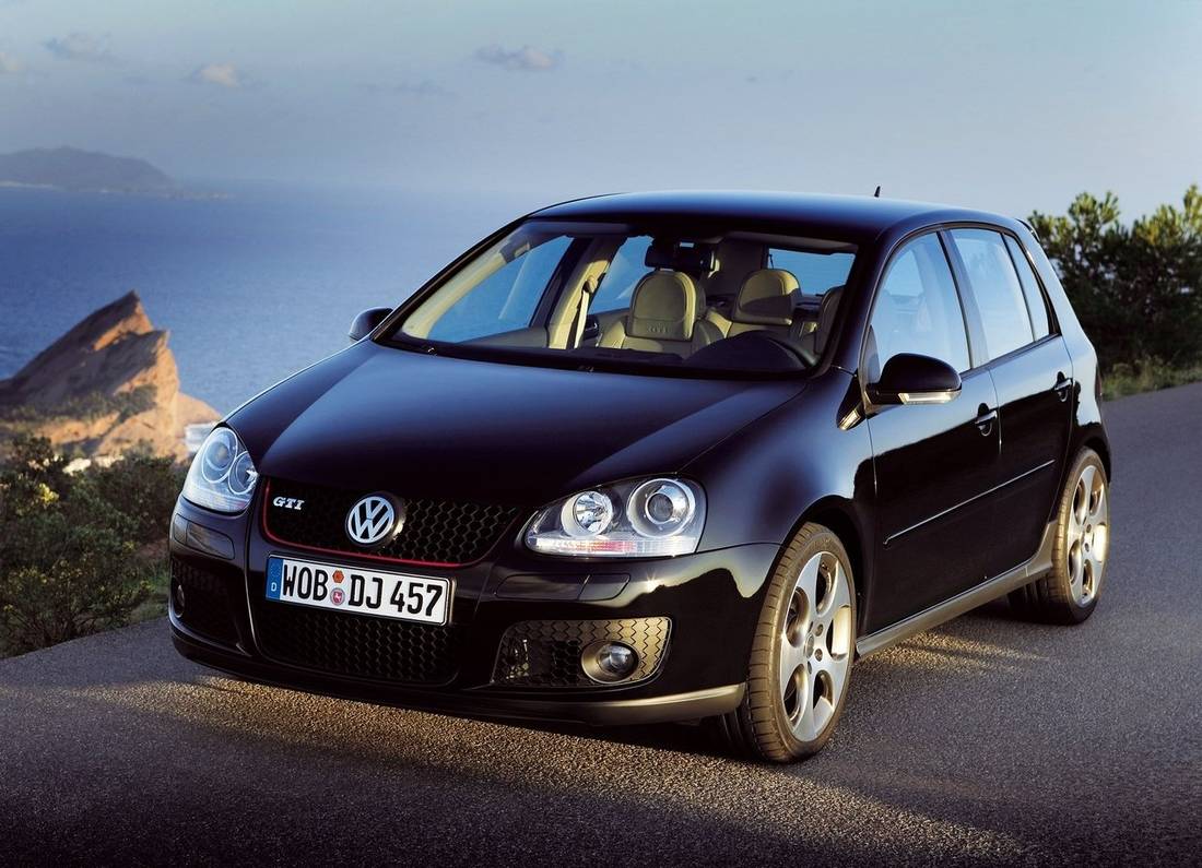 Volkswagen-Golf_GTI_5-door-2004-1280-01