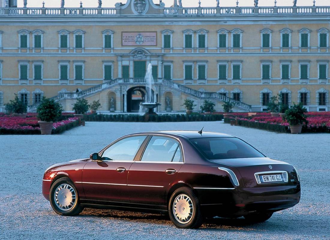 lancia-thesis-back