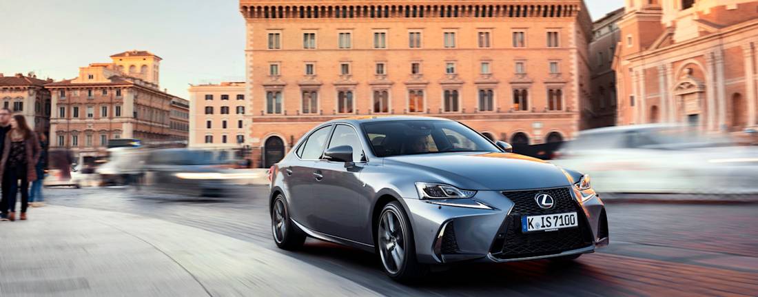 Lexus IS