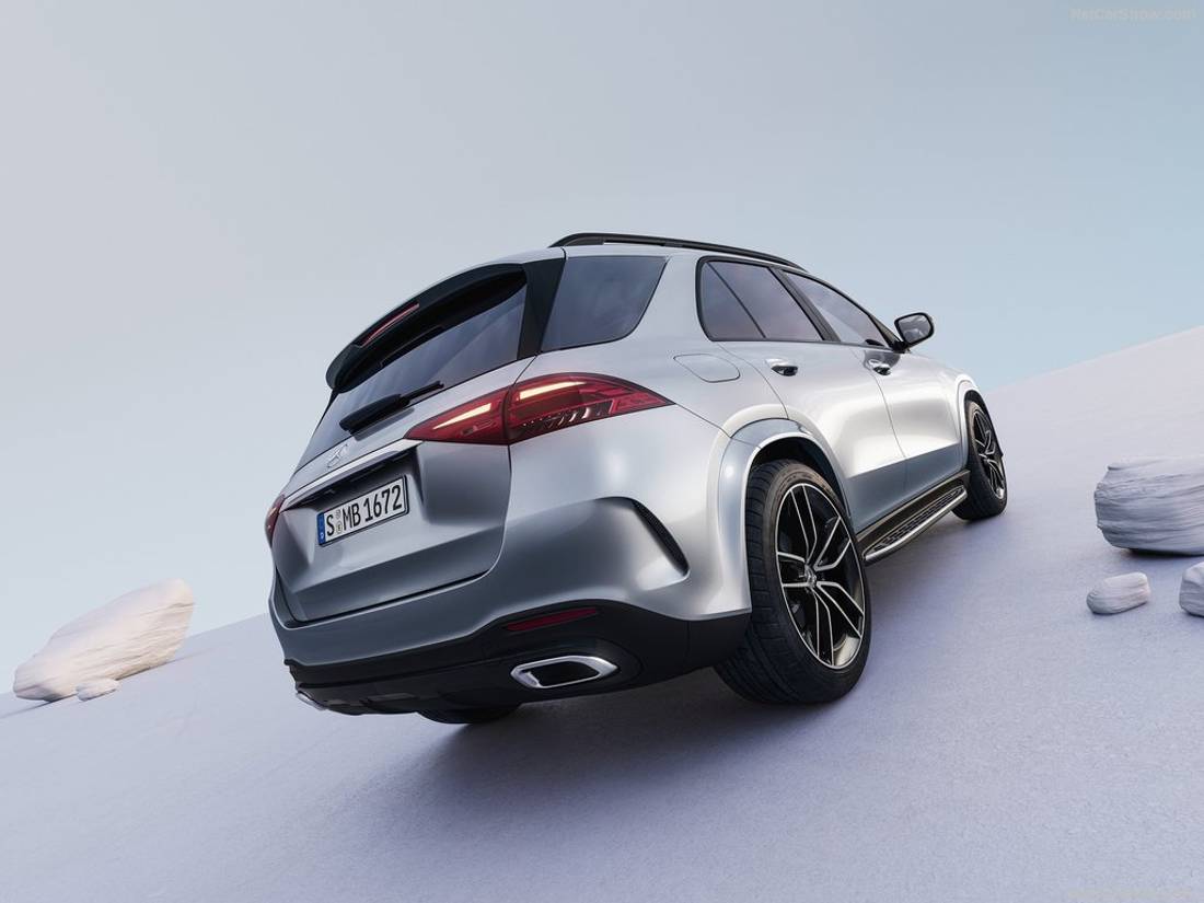 Mercedes-Benz-GLE-2024-1024-03
