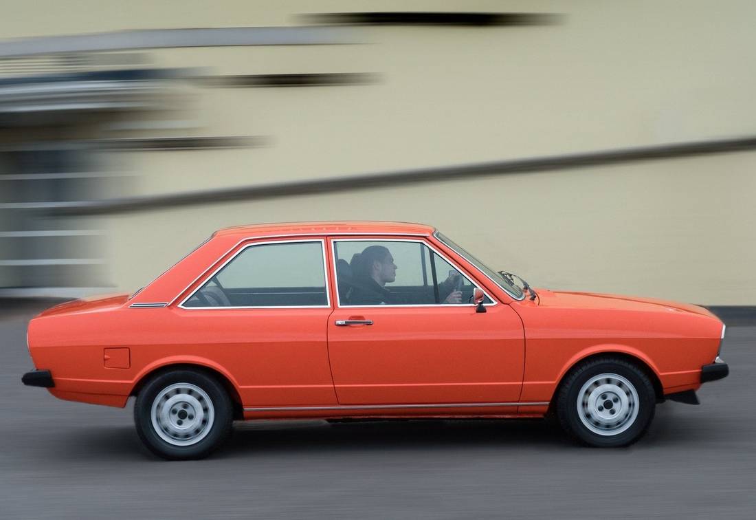 audi-80-b1-side