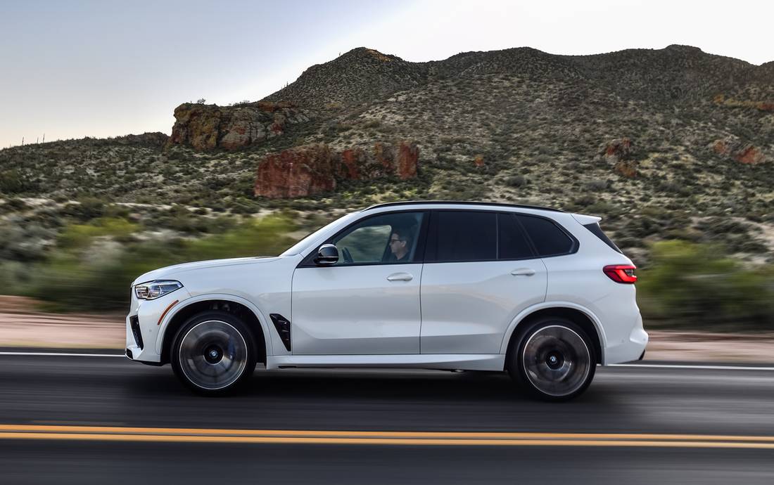 bmw-x5-m-side