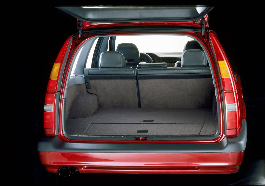 volvo-850-trunk