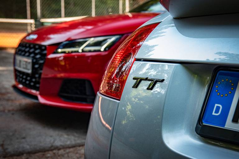  Freudenspender über Generationen: Sowohl der erste als auch der aktuelle Audi TT gehen als Sportskanonen durch und haben ihre Fangemeinden. Der erste TT ist schon heute ein Klassiker.
