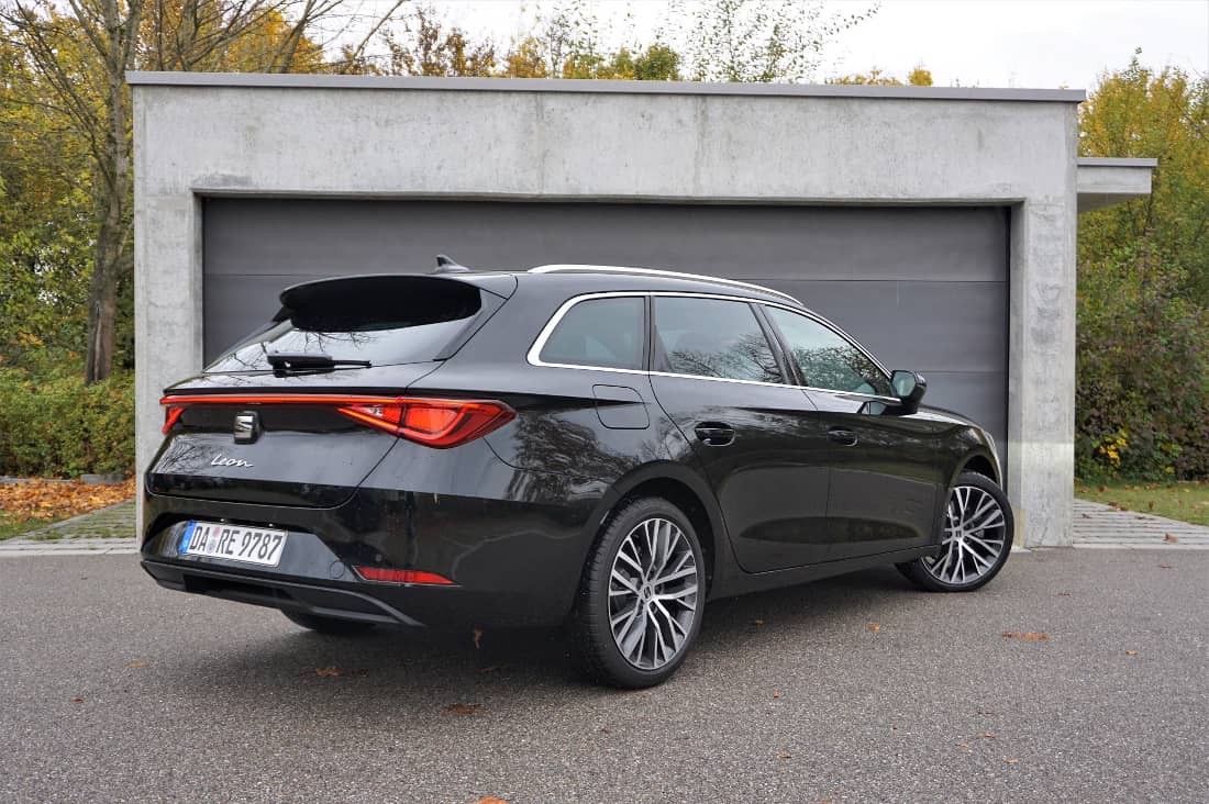 Seat Leon Sportstourer Xcellence 2020 rear left