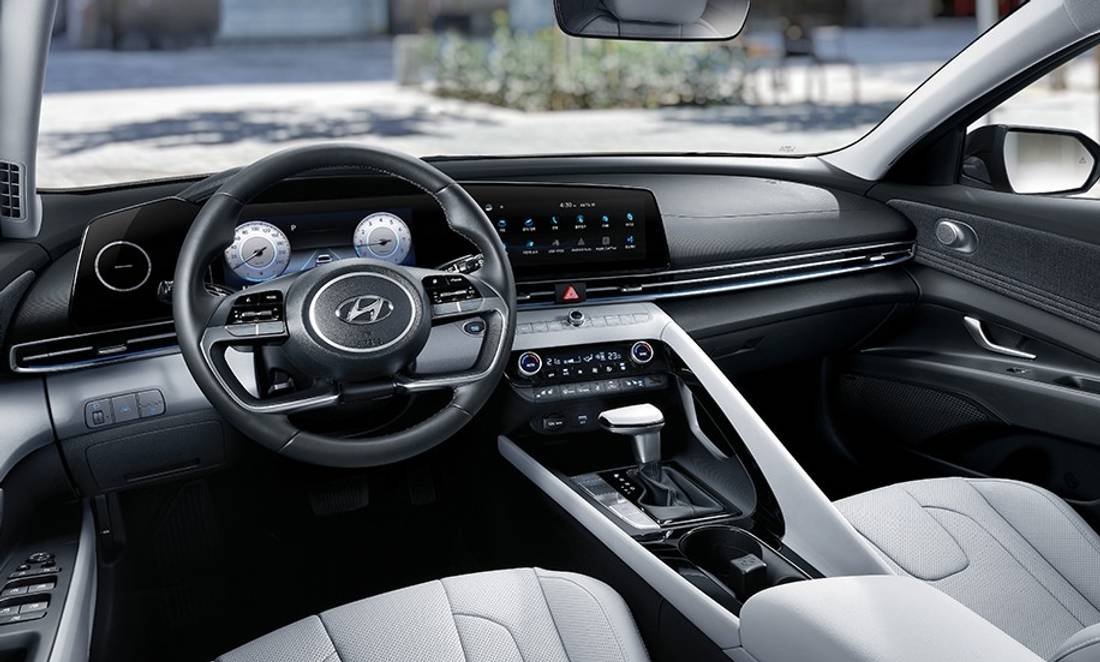 hyundai-avante-interior