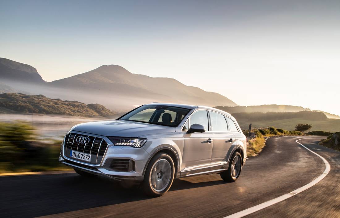 Audi Q7 SUV Front