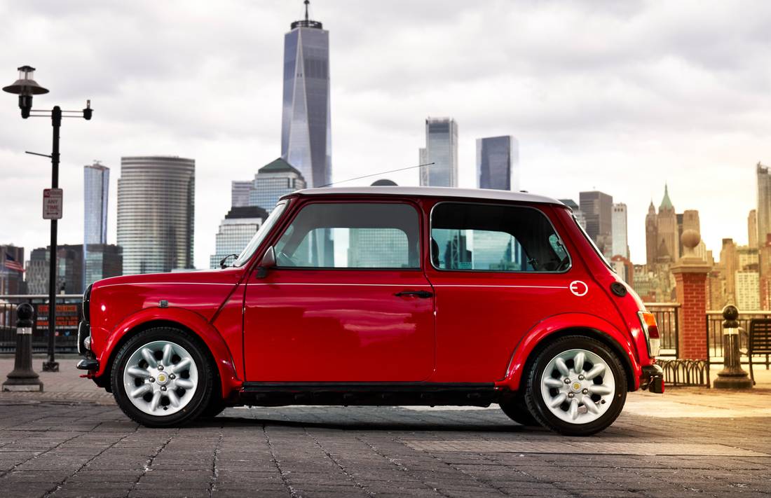 austin-mini-cooper-side