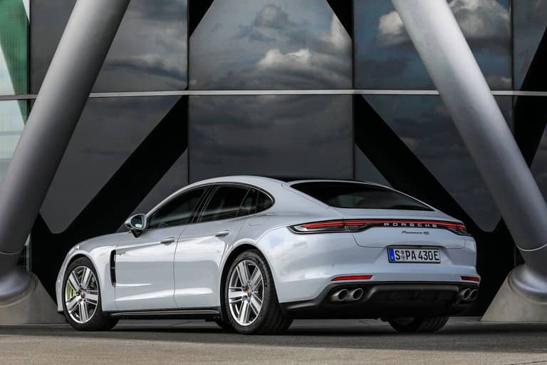 Porsche-Panamera-2021-Rear