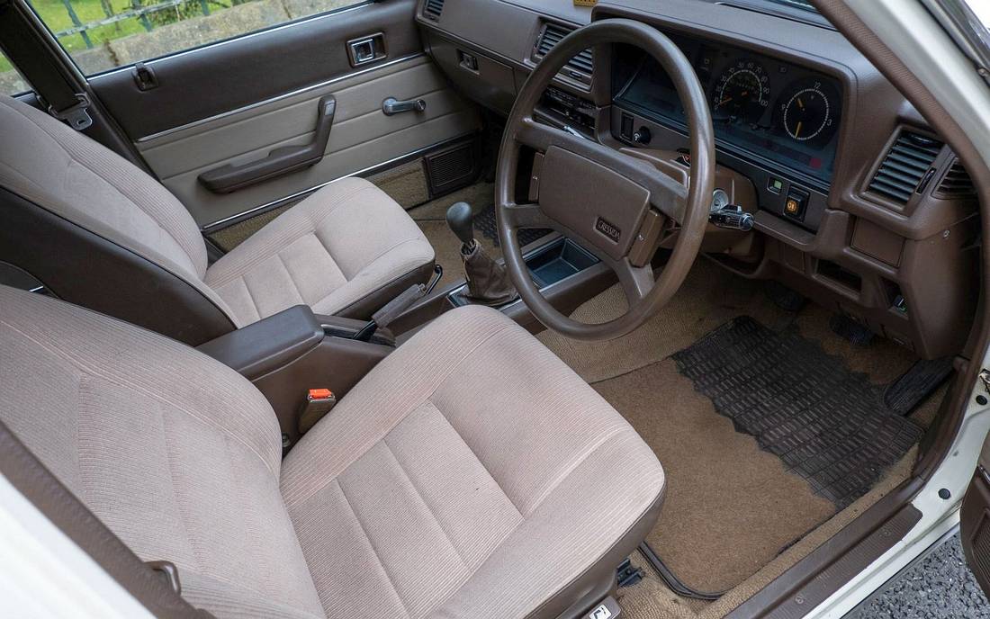 toyota-cressida-interior