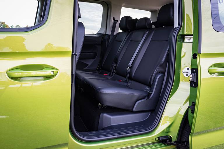 Volkswagen-Caddy-V-Rearseats