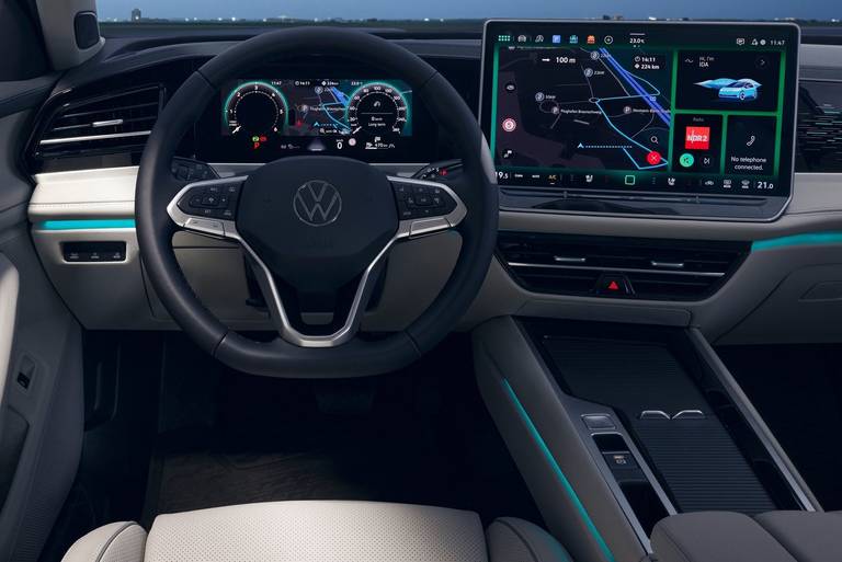 https://www.autoscout24.de/cms-content-assets/25CzIIl2LeTly2wGFedhJW-0a2c6817b89b2f558f33e23b07ef3146-VW-Passat-2024-Infotainment-768.jpg