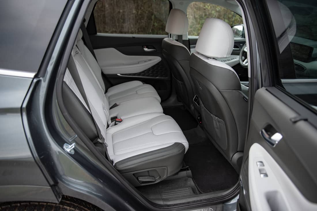 Hyundai-Santa-Fe-2021-Rearseats