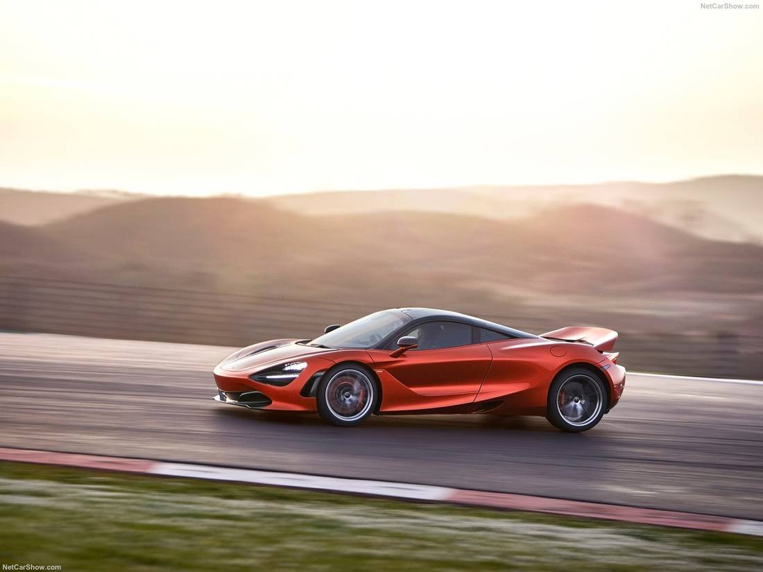 mclaren-720s-side