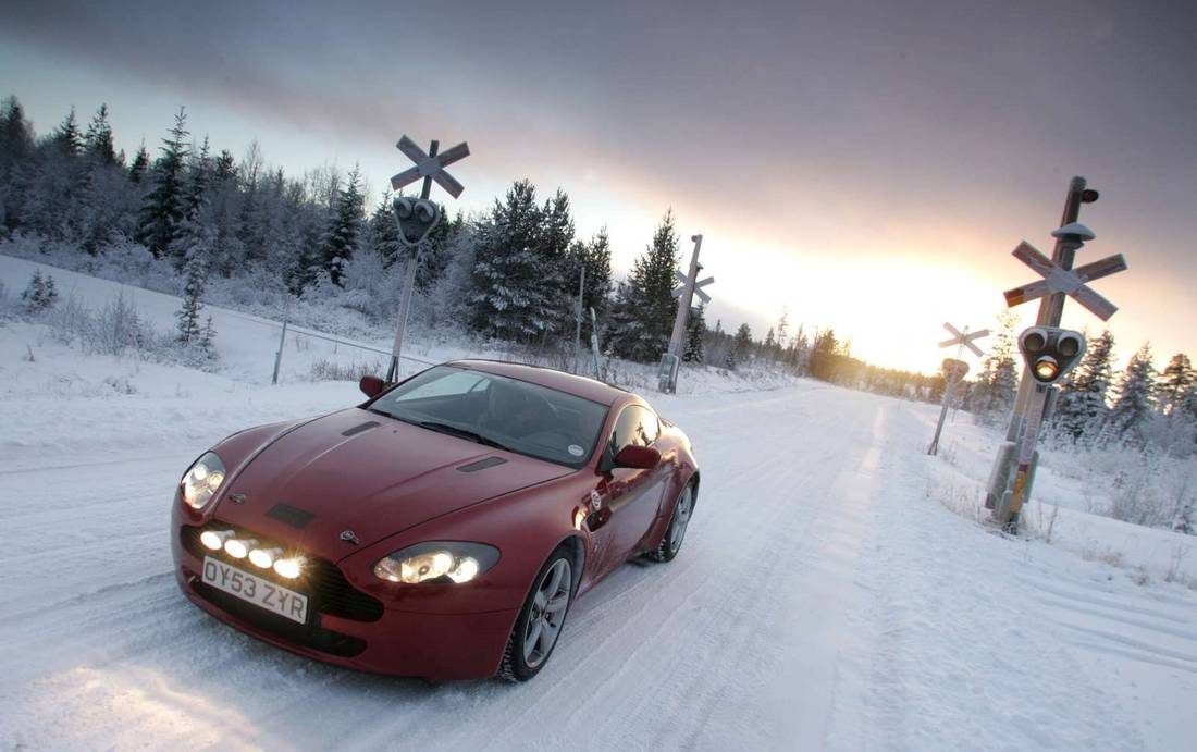 Aston Martin V8