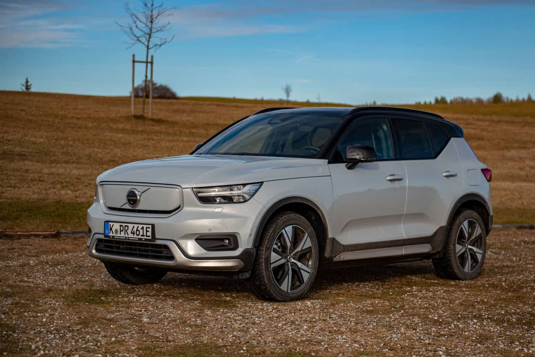 Volvo-XC40-Recharge-Twin-Front-Side