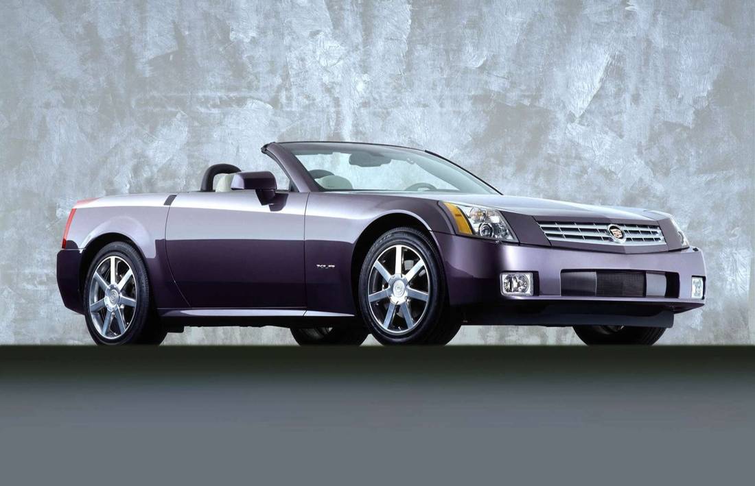 cadillac-xlr-side