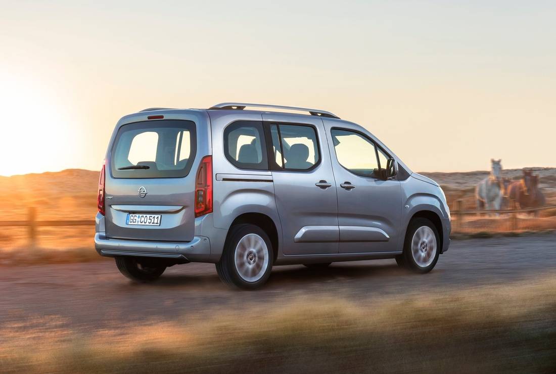 opel-combo-life-back