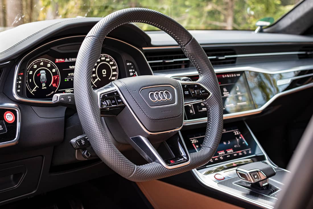 Audi-RS6-Avant-2020-Interieur-2