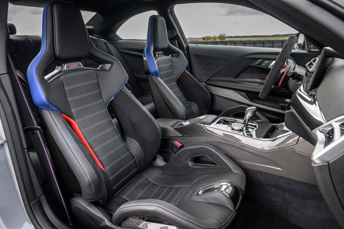 BMW-M2-CS-2025-interior (4)
