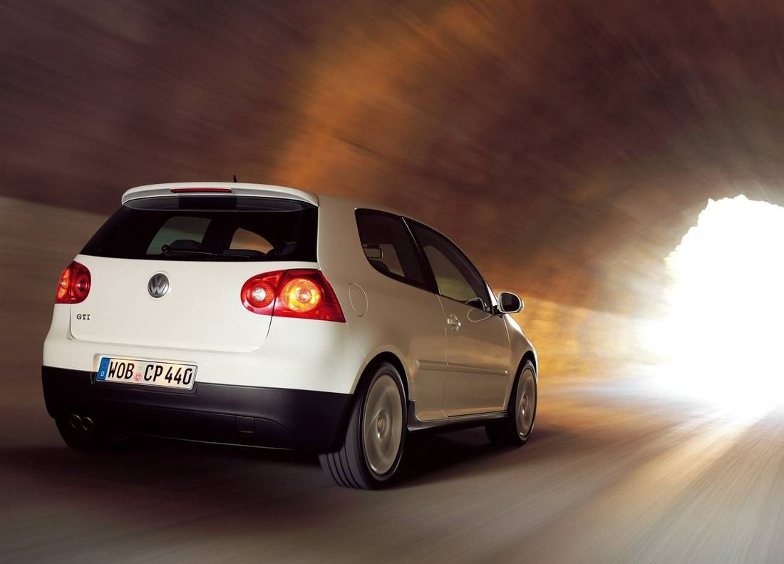 Volkswagen-Golf_GTI-2004-1280-22