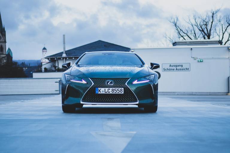 Lexus LC 500 Club Edition Front 1