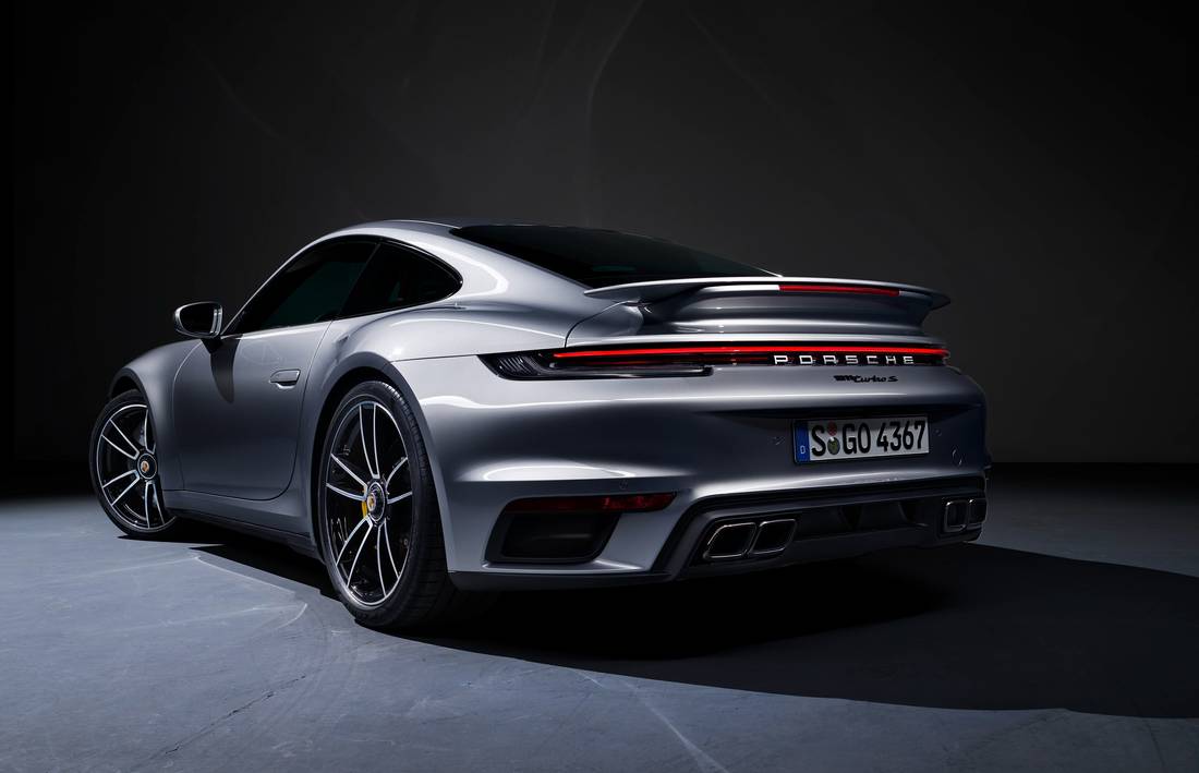 porsche-911-turbo-s-back