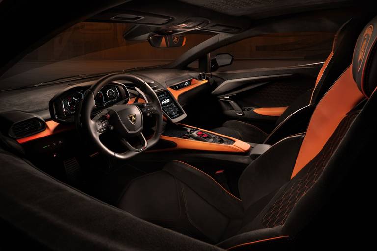 Lambroghini-Revuelto-2023-Interior