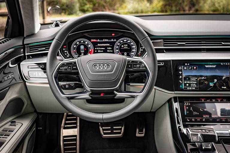 Audi-S8-Steering