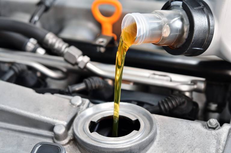 Wie Fiat Punto 188 Benzin Motoröl und Ölfilter wechseln - Schritt für  Schritt Anleitung