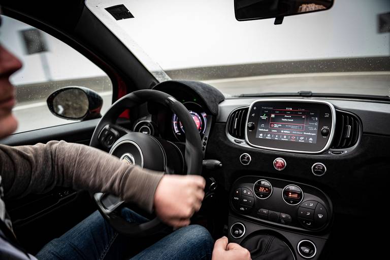 Fiat-Abarth-595-Competizione-Driving