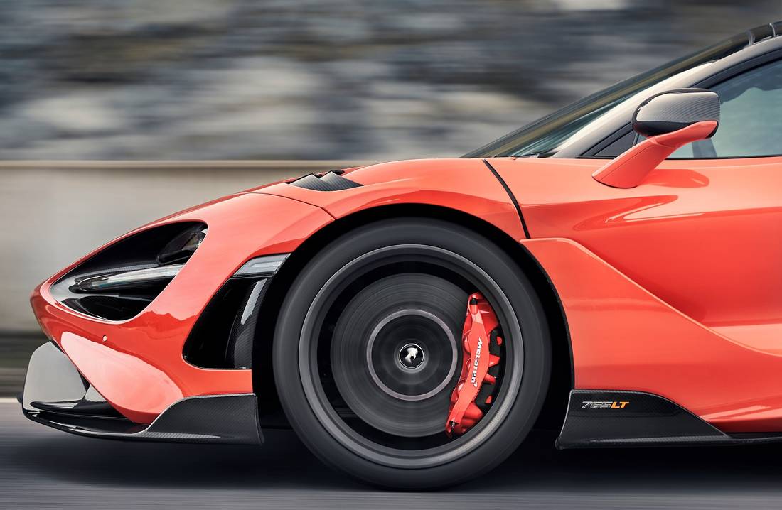 McLaren-765LT-front-reifen
