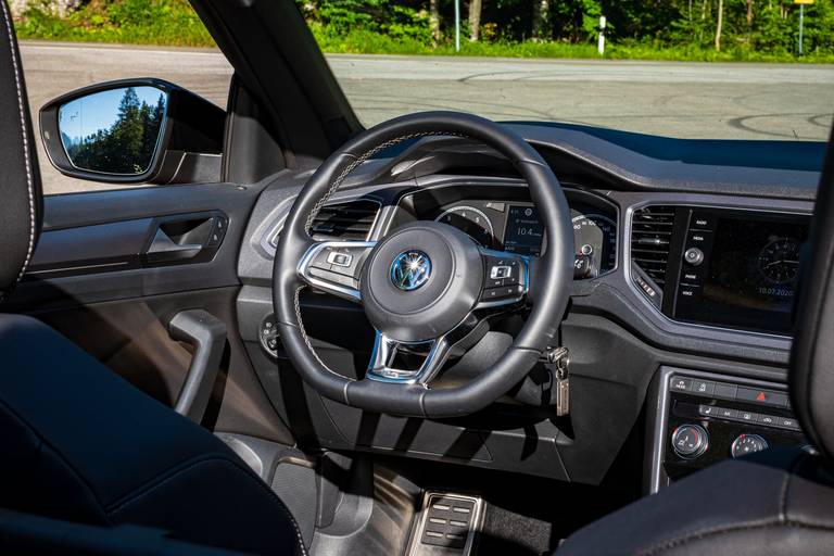 Volkswagen-T-Roc-Cabrio-2020-Interieur