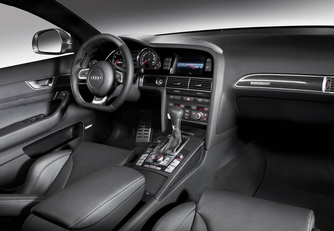 audi-rs6-interior