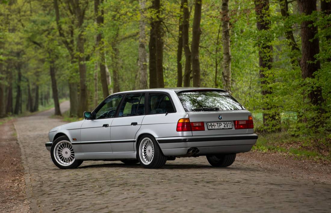 alpina-b10-back