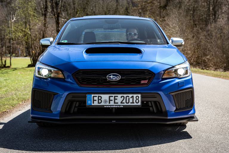 Subaru-WRX-STi-2018-Final-Edition-Front