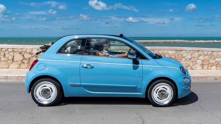 Frauenversteher seit Jahrzehnten: Der Fiat 500 glänzt durch Charme und Variantenreichtum.