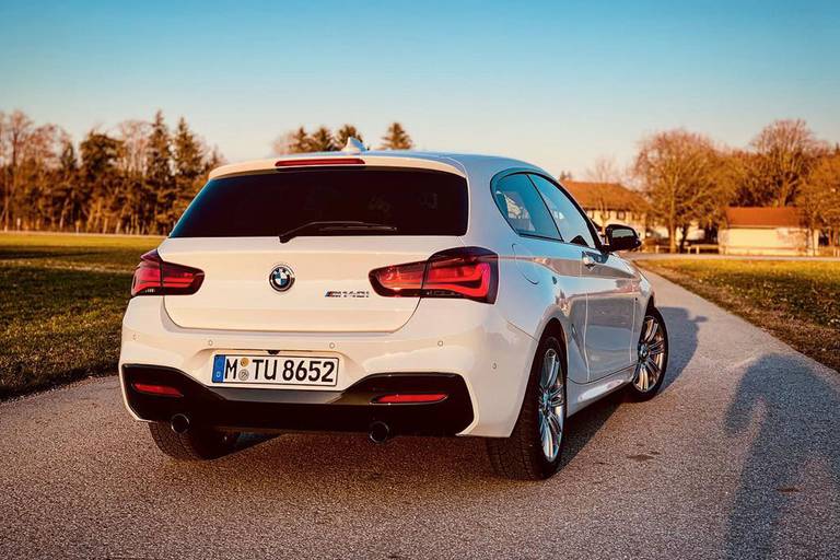 BMW-M140i-back