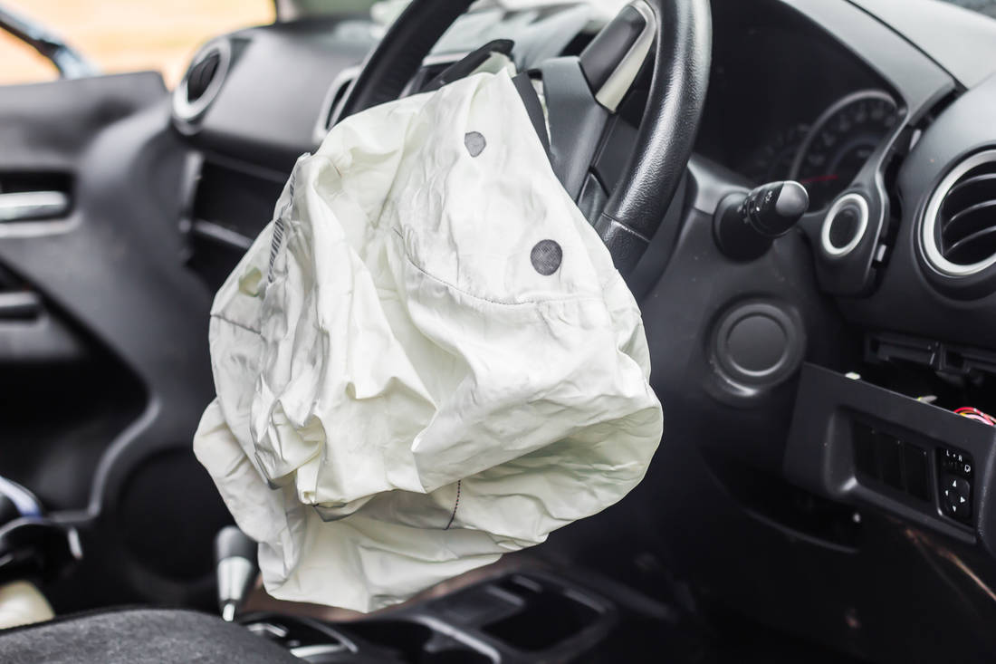 All airbag changing of the steering wheel