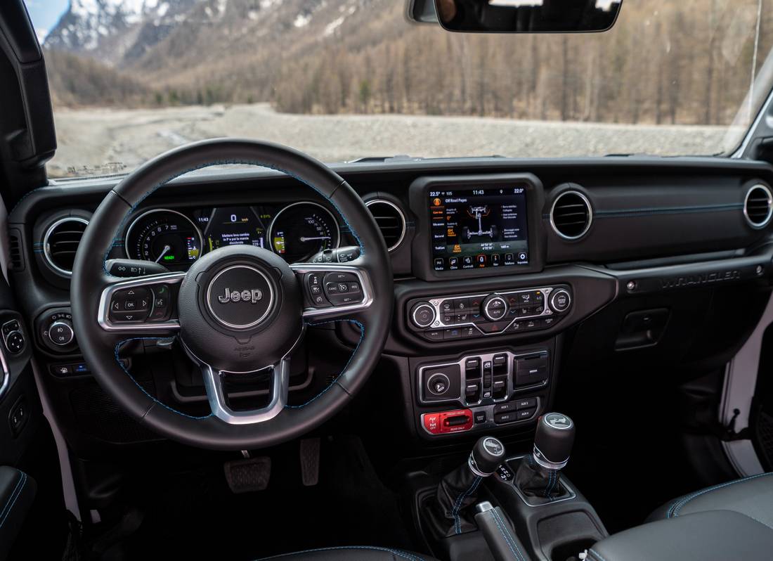 jeep-wrangler-4xe-interior