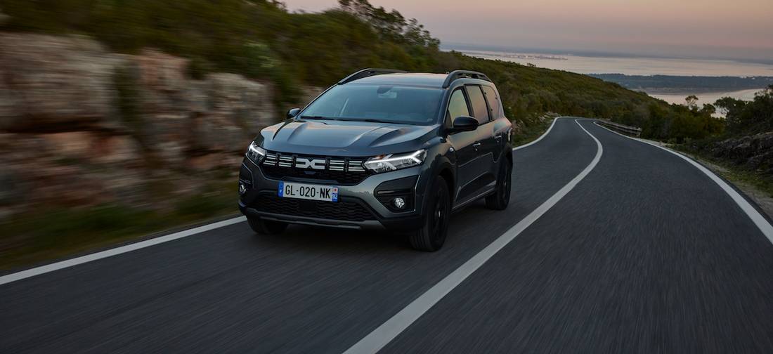 Dacia Jogger Hybrid (2023) banner