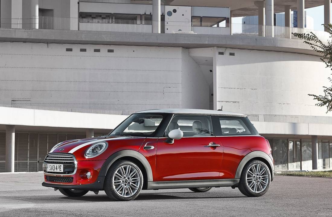 mini-cooper-side