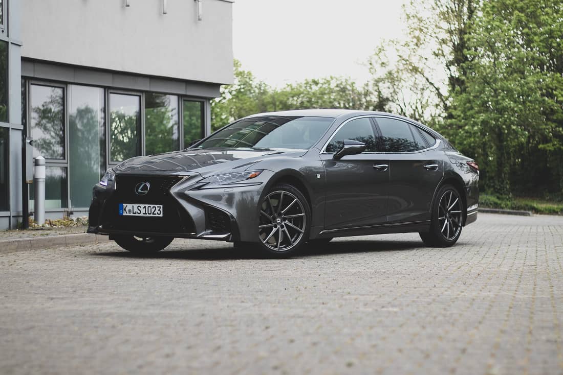 Lexus LS 500 F-Sport Exterior 3